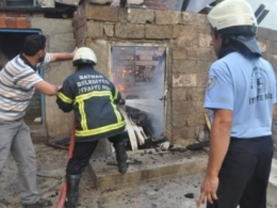 Odunlukta Çıkan Yangın Korkuttu