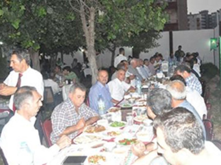 Hüda Par Muhtarlarla İftar Açtı