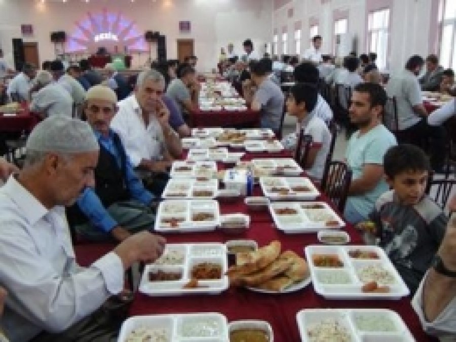 Hüda-Par'dan İftar Yemeği