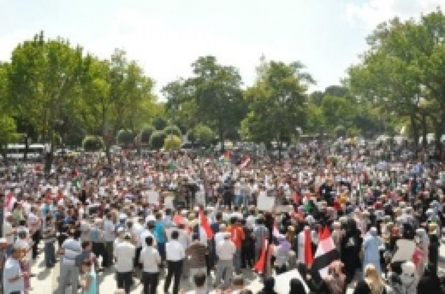 Mısır'daki Katliam İstanbul'da Protesto Edildi