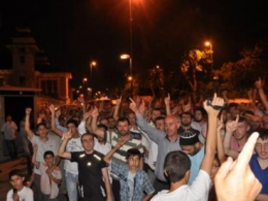 HÜDA PAR, Mısır Konsolosluğu Önünde Katliamı Kınadı