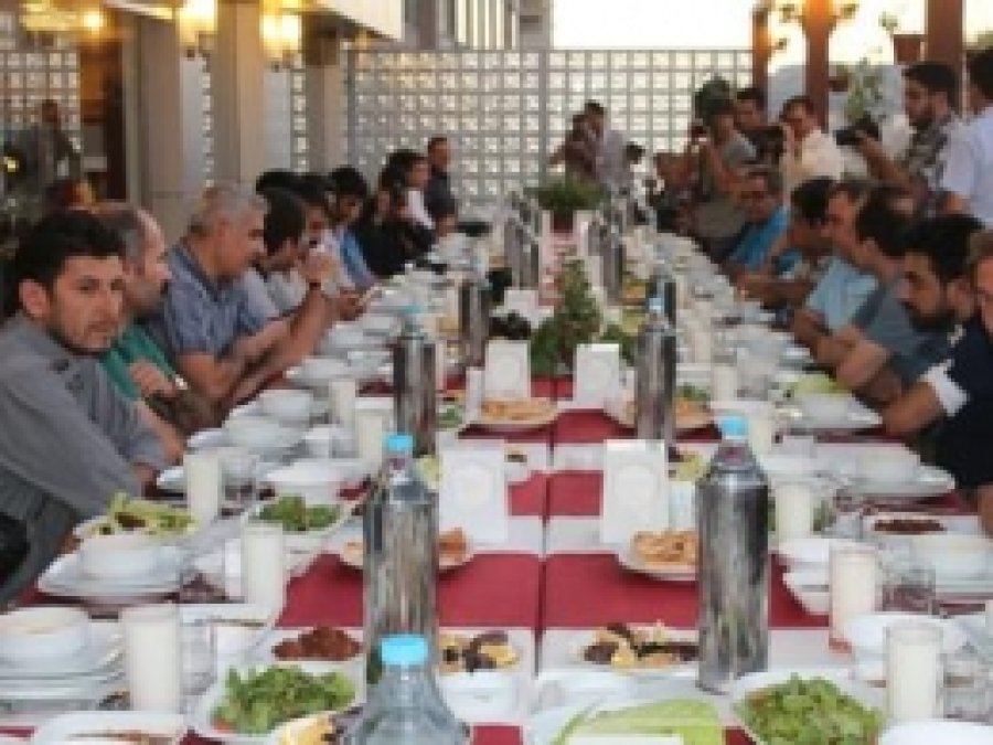 Mardin Valisi Basınla İftarda Buluştu