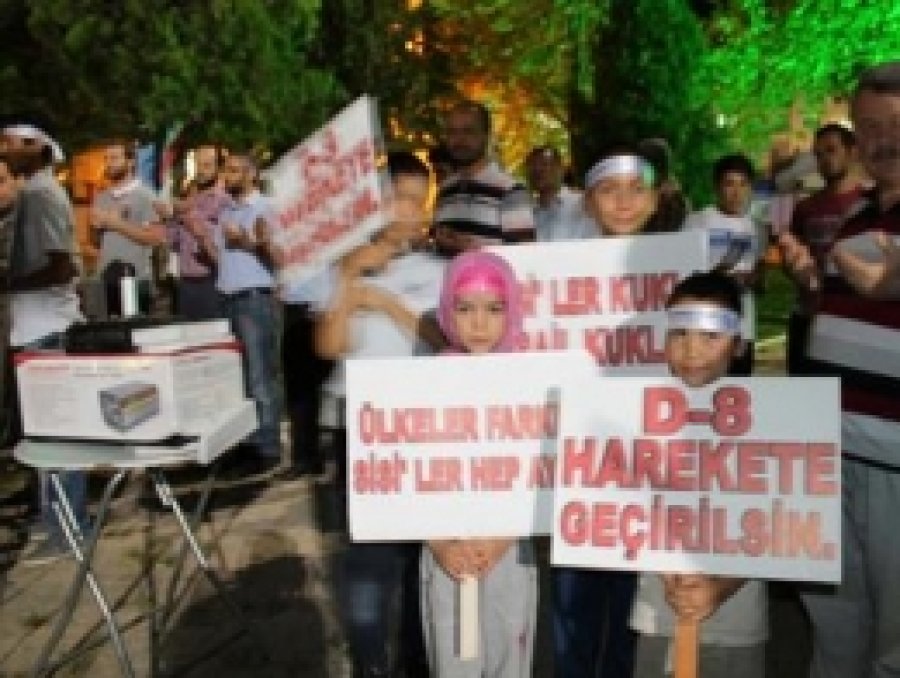 Manisalılar Adeviyye için Meydanlara İndi