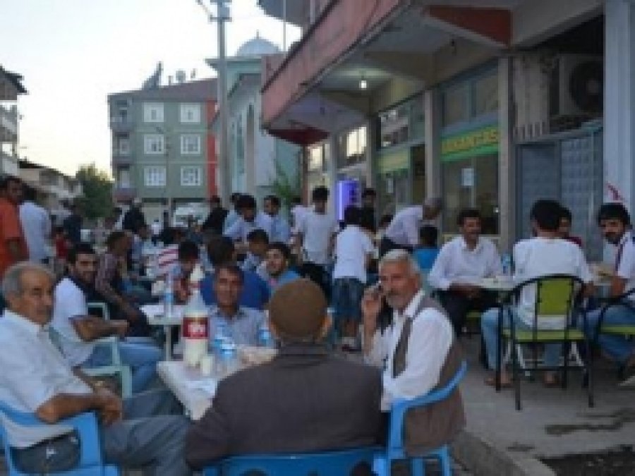 Hüda Par, Halk ile İftarda Buluştu