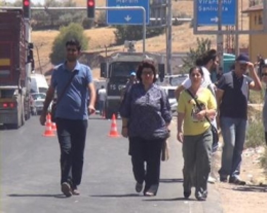 Ceylanpınar'a Giden BDP Konvoyunda Arama