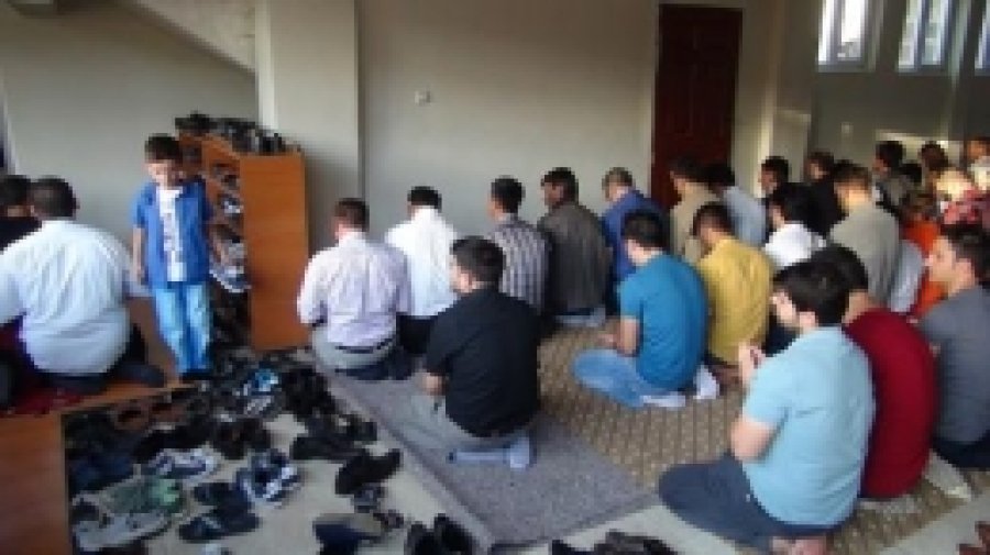Solhan'da Bayram Namazına Yoğun İlgi