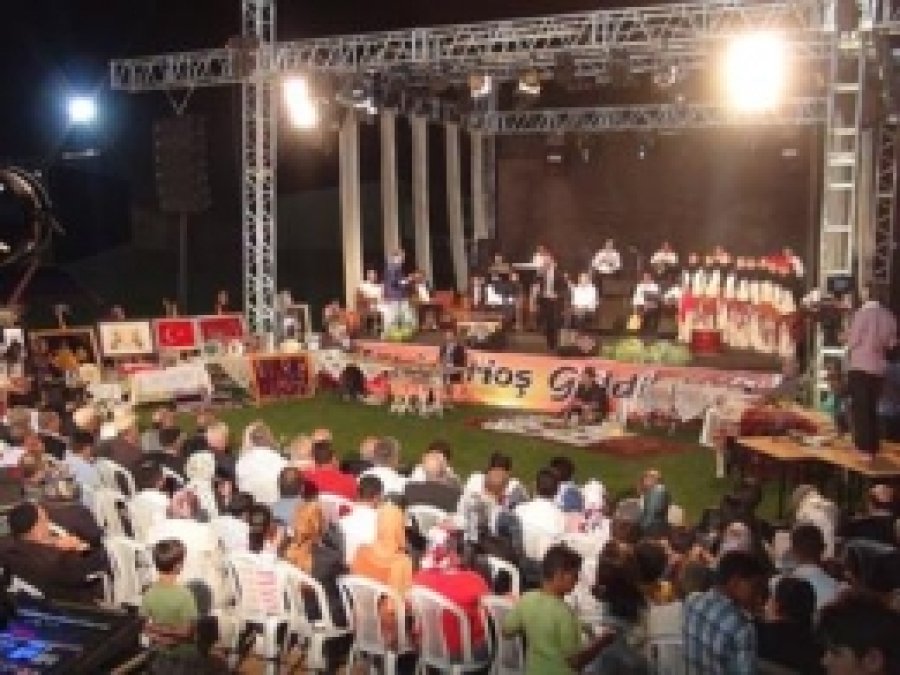 Kutlu Doğum'a Yasak, Eğlenceye Serbest!