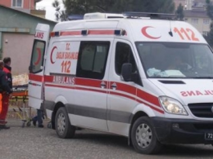 Kapılarına Dayanan Genci Silahla Öldürdü