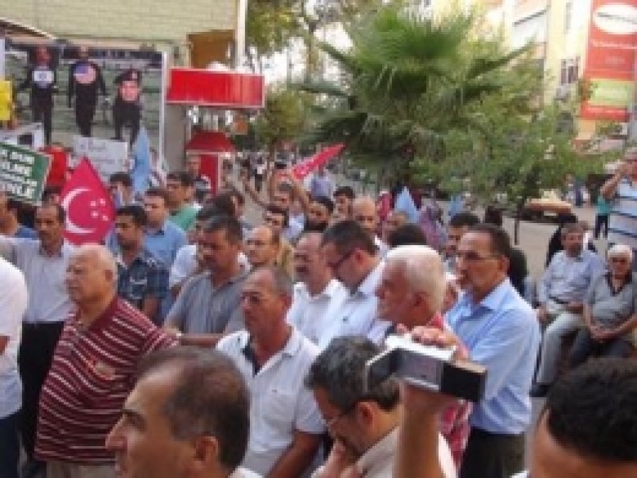 Mısır'daki Katliam Mersin'de Lanetlendi