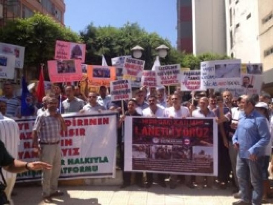 İskenderun'da Darbecilere Lanet Yağdı