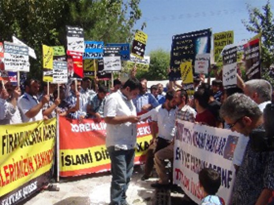 Mısır'daki Katliam Tatvan'da Telin Edildi