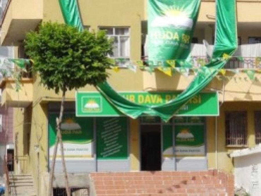 Hüda Par Silvan Teşkilat Binasına Taşlı Saldırı