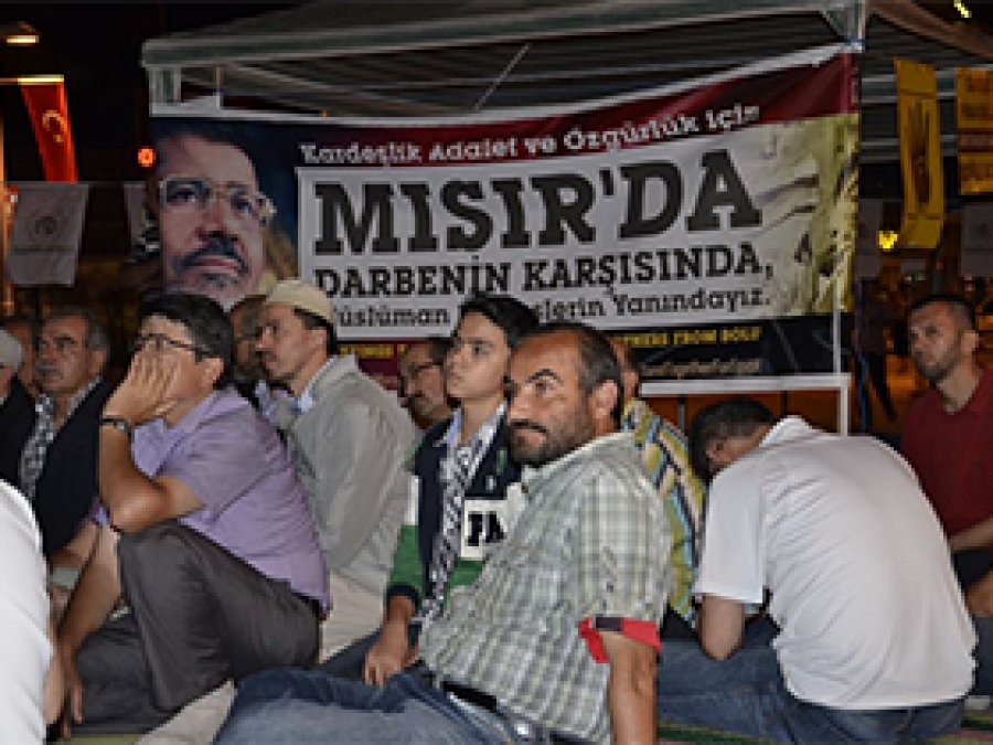 CHP'li Başkan Katliamları Protesto Edenleri İhbar Etti