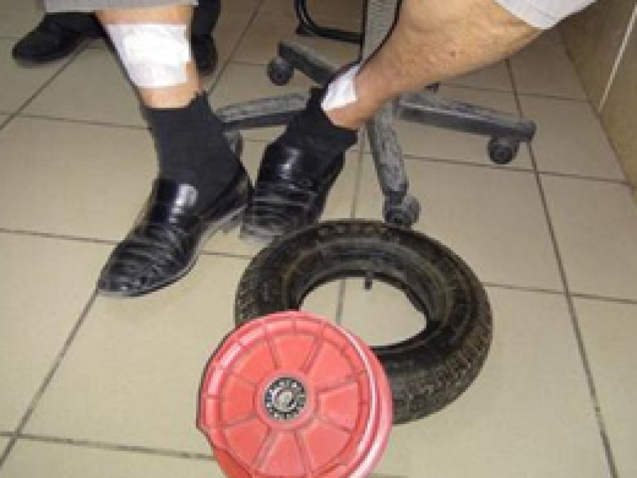 Halk Otobüsünde Lastik Patladı: 1 Yaralı