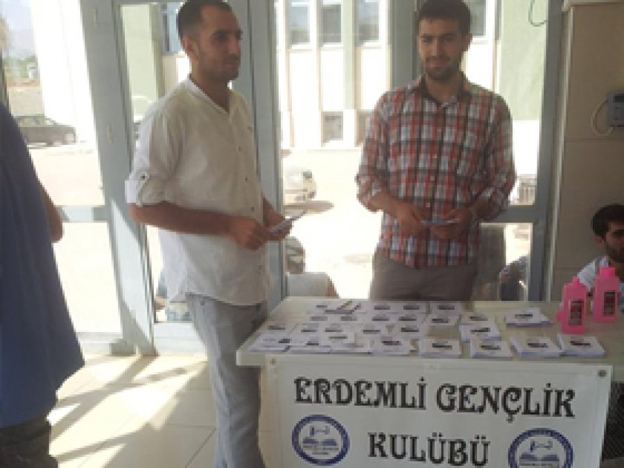 Erdemli Gençlik Stant Açtı