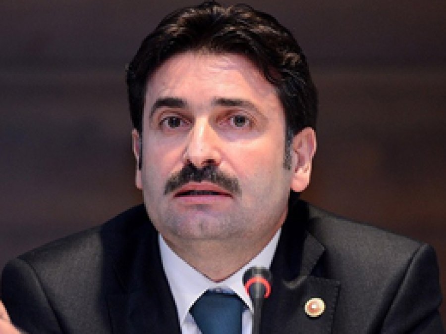 "Başörtülü Milletvekili Gelip Burada Görev Yapabilir"