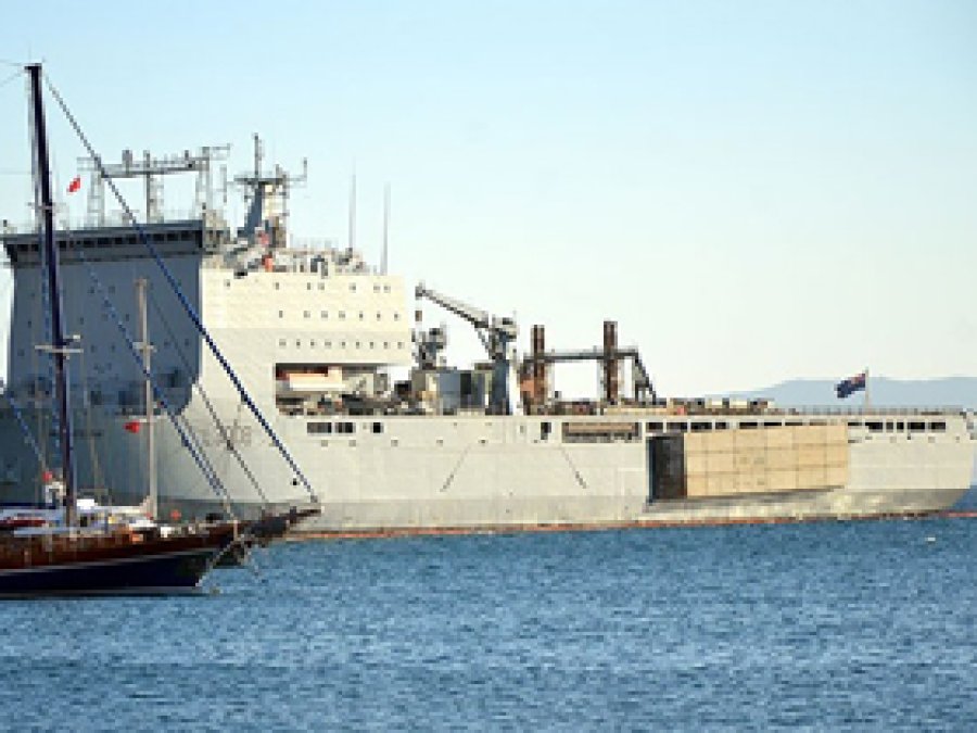 İngiliz Savaş Gemisi 'Mounts Bay' Bodrum'da
