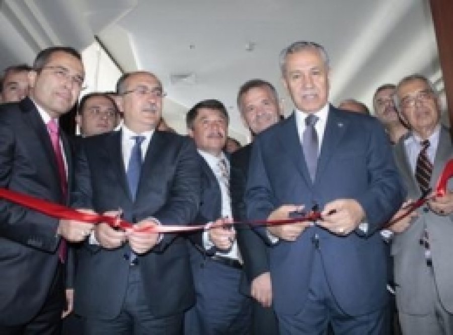 Arınç, Manisa'da Açılışlara Katıldı