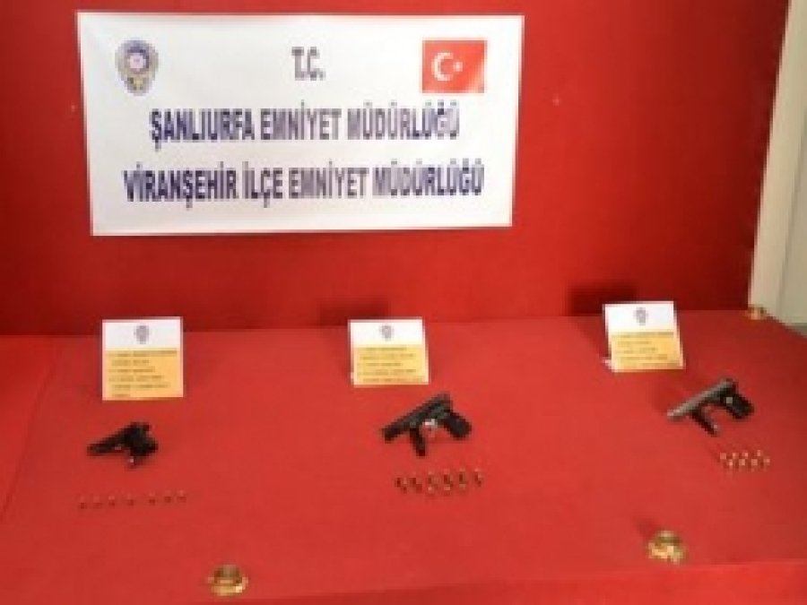 Viranşehir'de Ruhsatsız Tabanca Ele Geçirildi