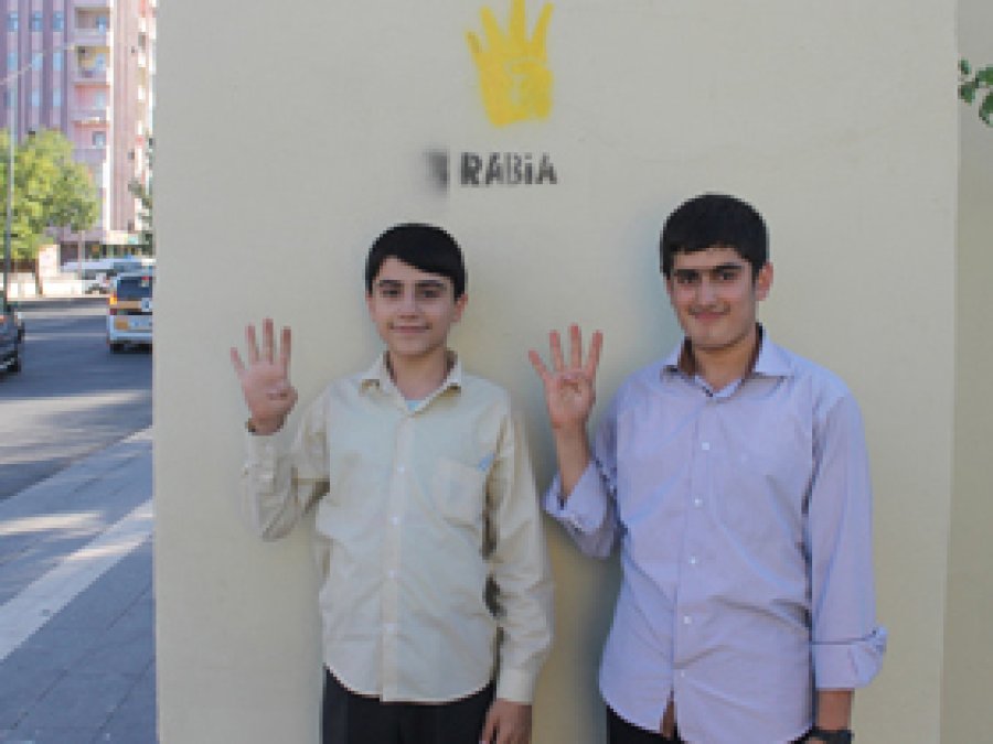Diyarbakır 'R4Bıa'ya Durdu