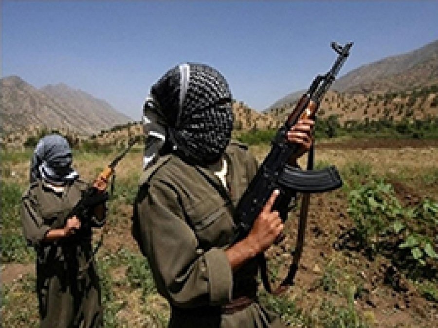 PKK Palu'da Şantiye Basıp Araçları Yaktı