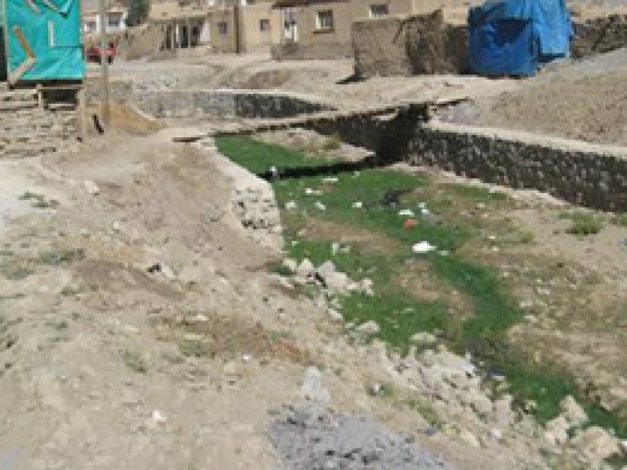 Köylüler İstinat Duvarlarının Tamamlanmasını İstiyor 