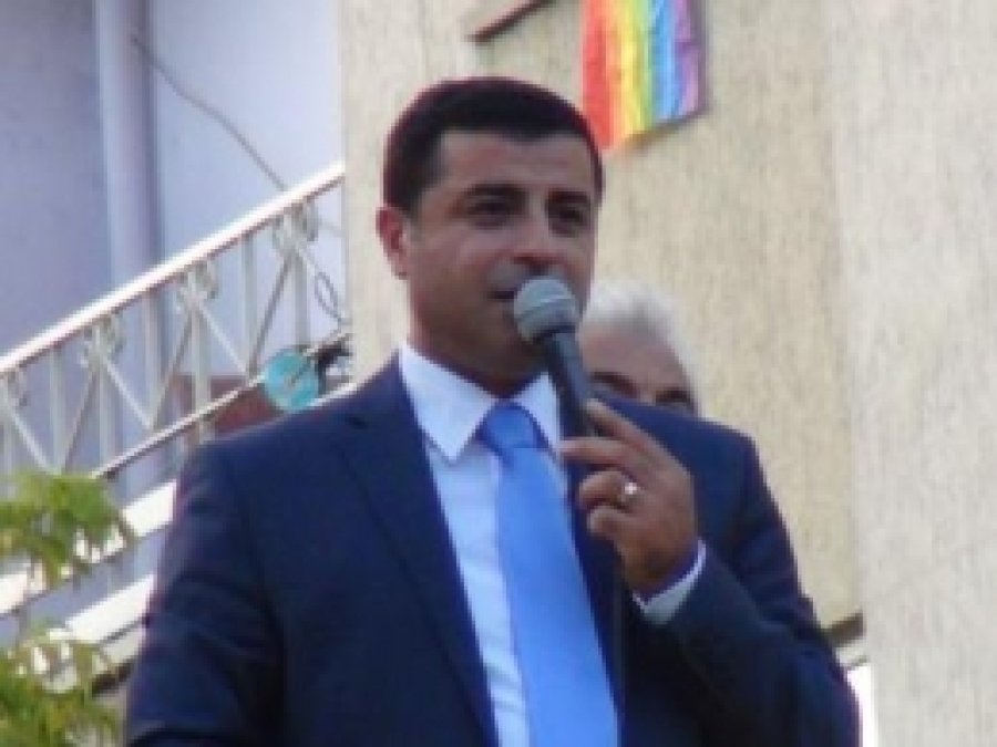 'Üst Düzey Yöneticilerin Çocukları Doğu'da Askerlik Yapmıyor'