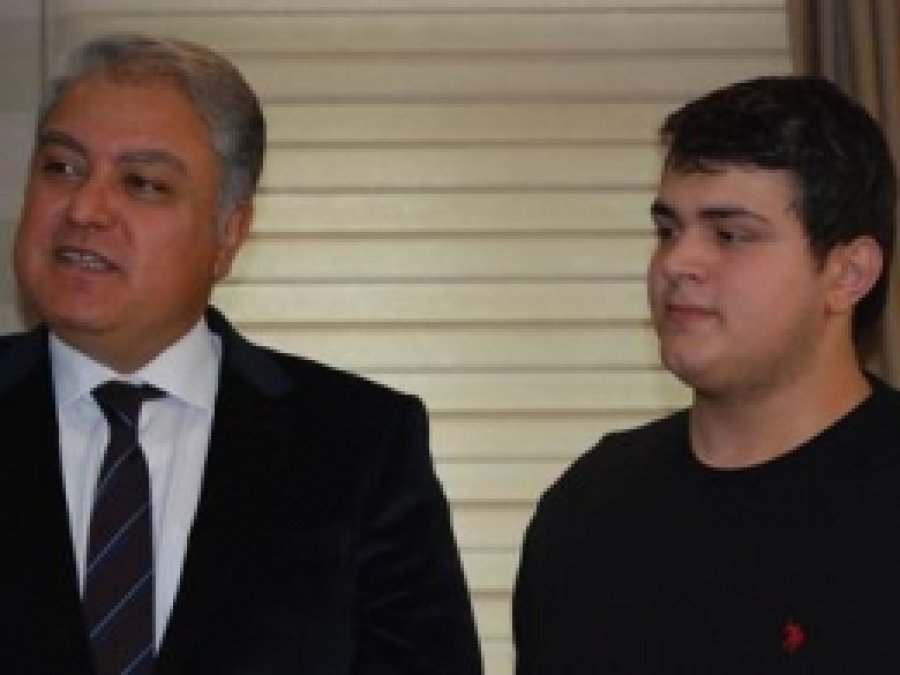 Üniversite Öğrencisinden Örnek Davranış 