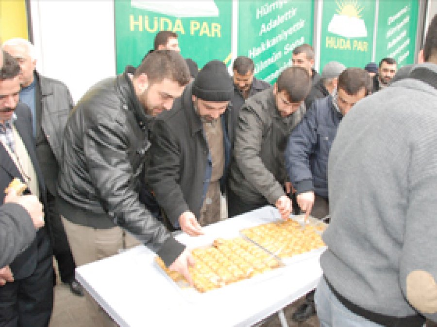 HÜDA PAR, Cani Şaron'un Ölümünü Kutladı