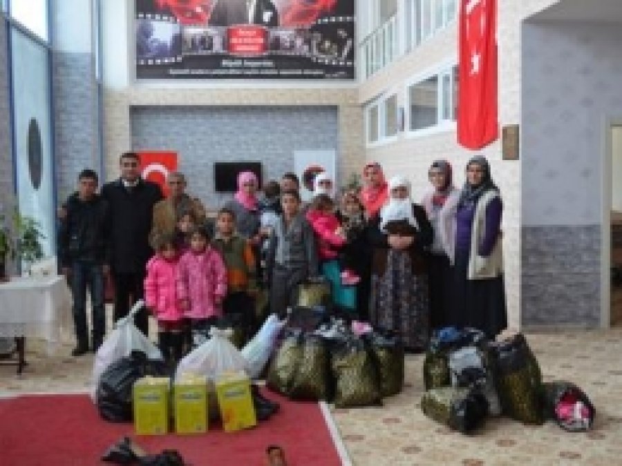 Özalp Kaymakamlığı'ndan Köylülere Yardım