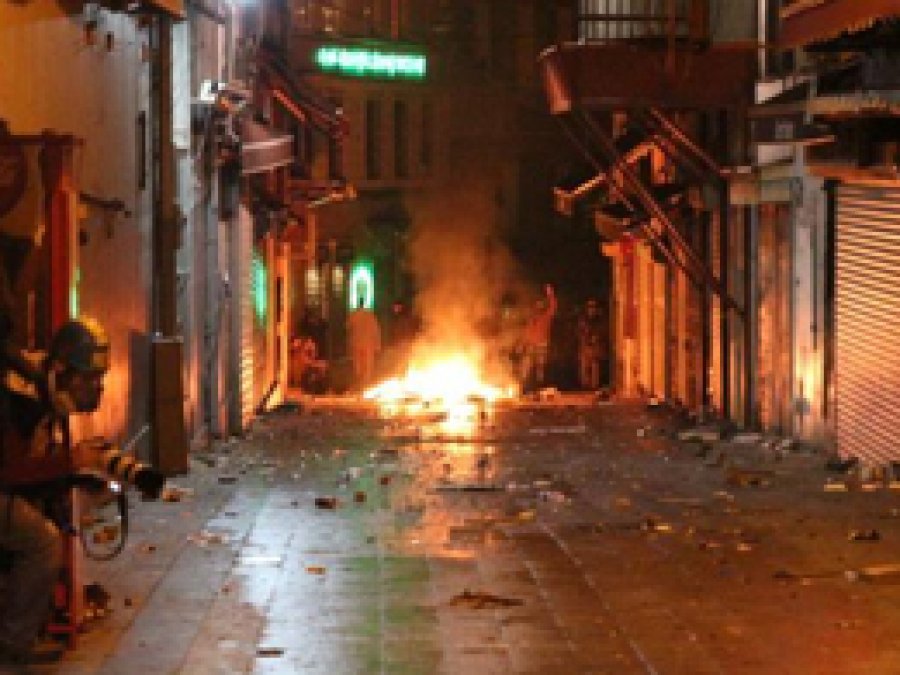 'İnternetime Dokunma' Eylemine Polis Müdahalesi