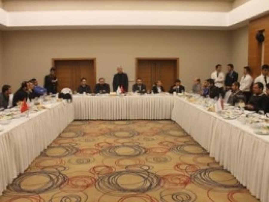 "Van Sağlıkta Bölgenin Merkezi Özelliğine Sahiptir" 