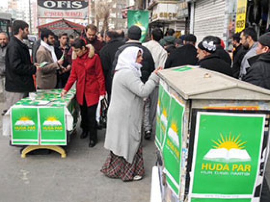 Sokakta Stand Açan HÜDA PAR: Genelevler Kapatılsın...