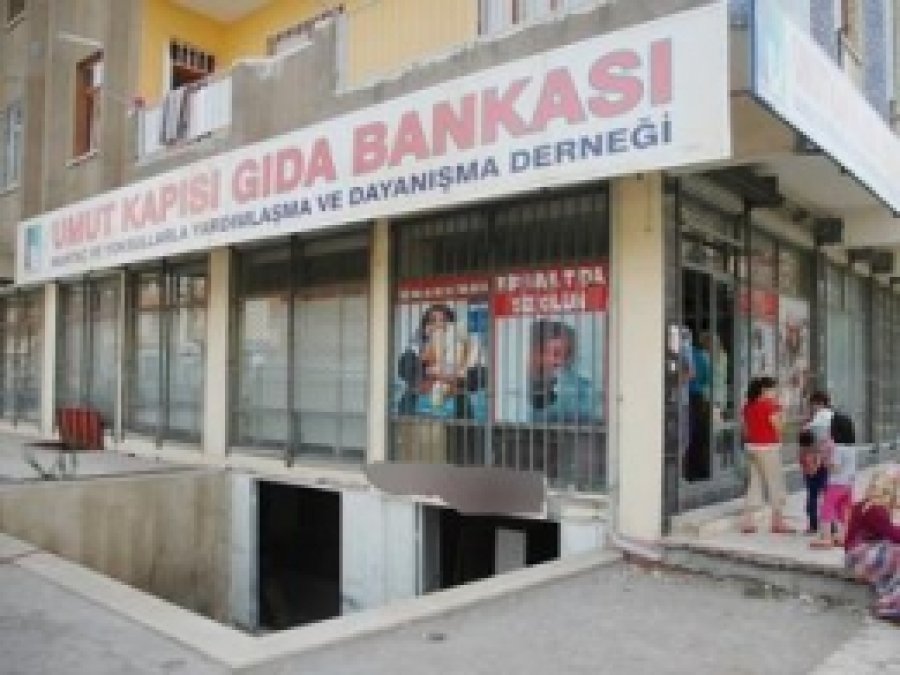 Umut Kapısı Gıda Bankası 2013 Faaliyet Raporu