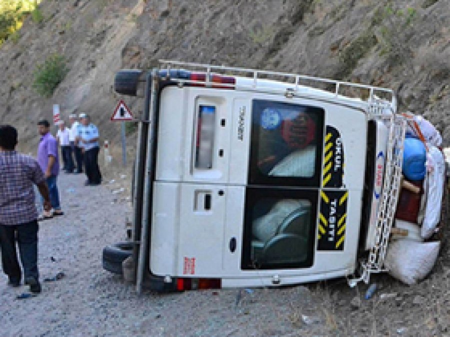 Şanlıurfa'da Trafik Kazası: 1 Ölü, 8 Yaralı