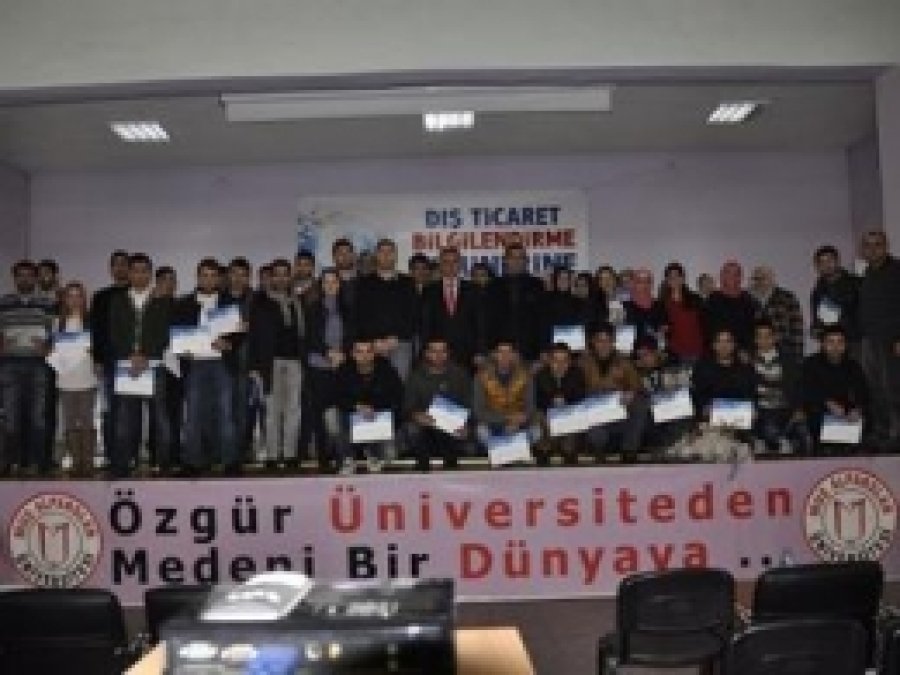 100 Öğrenciye Sertifikaları Verildi 