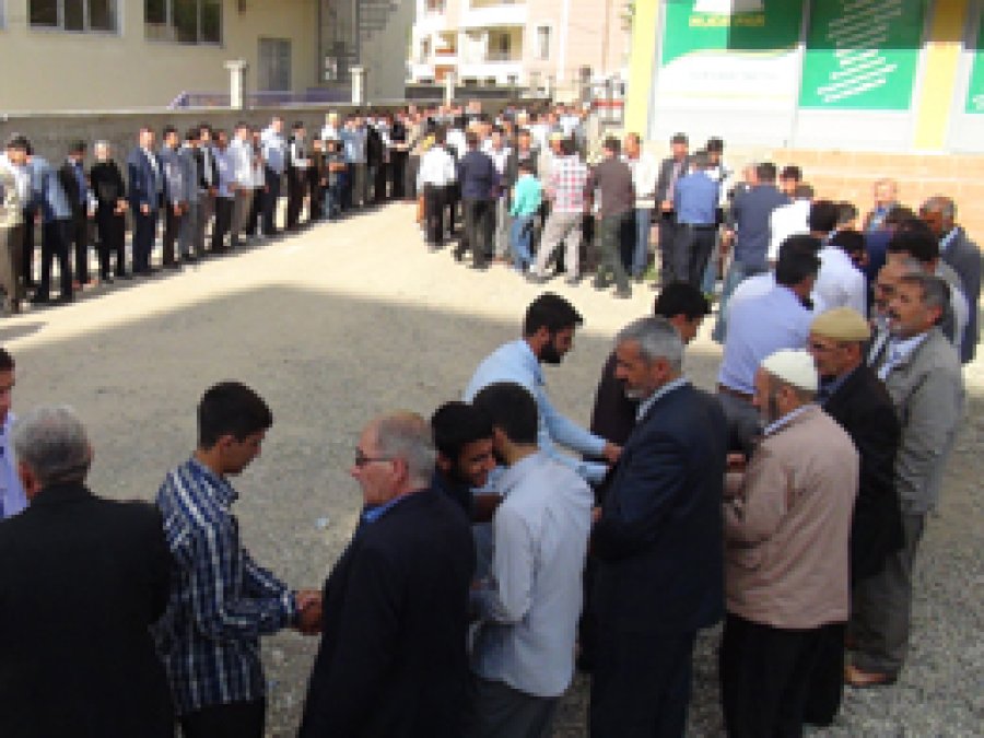 Silvan'da Hüda Parlılar Bayramlaştı