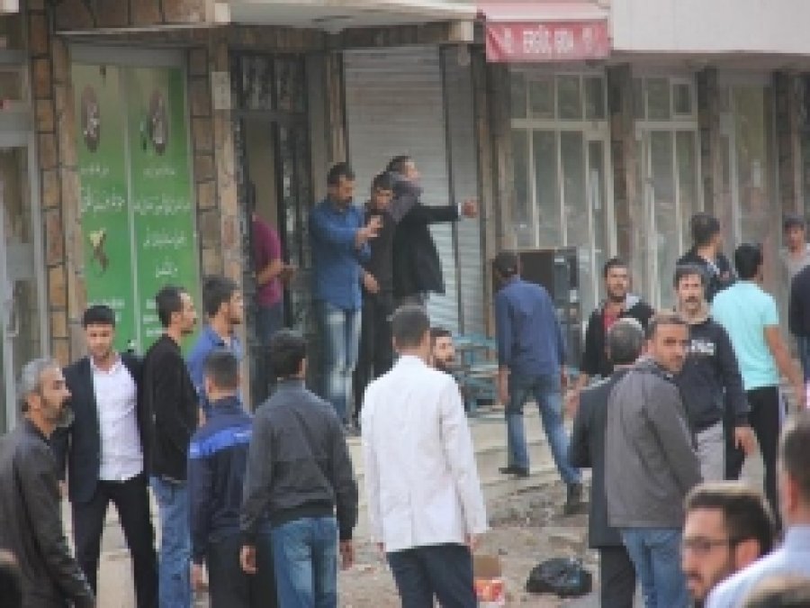 Bingöl'de PKK Çeteleri Esnafa Büyük Zarar Verdi 