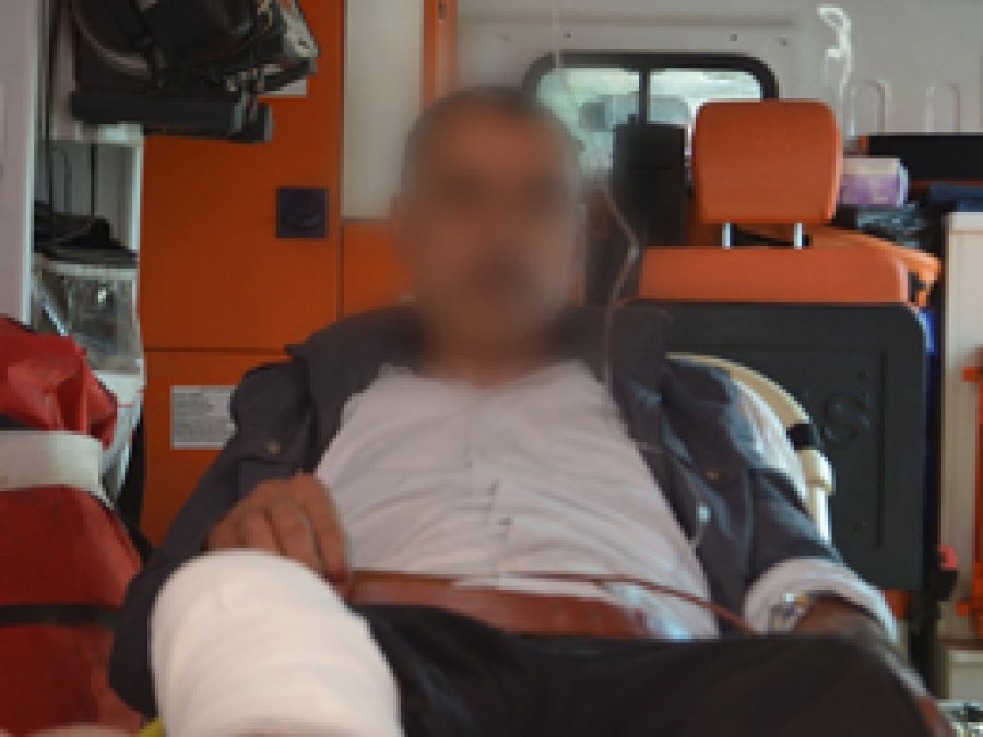 Kamyon Şoförünü Yaralayarak Aracını Yaktılar 