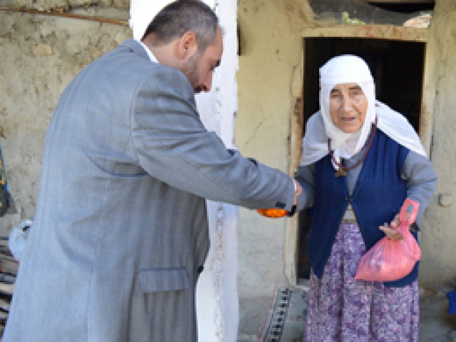 Yeni İhya Der Muhtaçları Sevindirdi