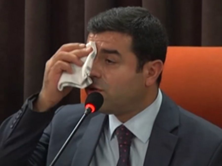 Demirtaş'ın Eline Kürt Gençlerinin Kanı Bulaştı