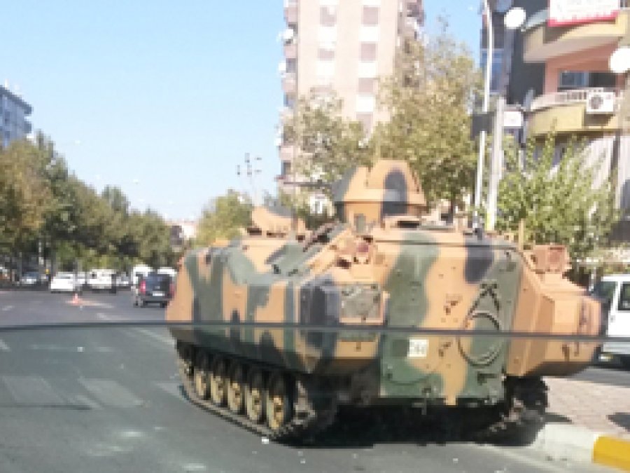 Asker Birliklerine Geri Çekildi 
