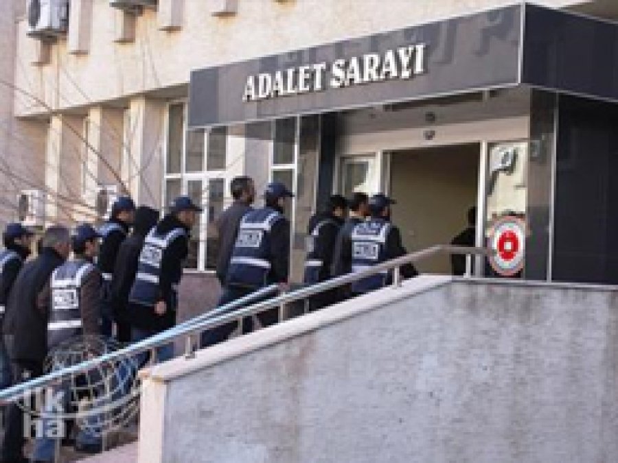 Batman'da 20 'Örgüt Üyesi' Tutuklandı