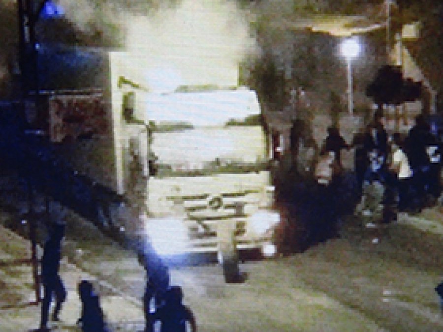 PKK'liler Silvan'da TIR Şoförünü Linç Etti