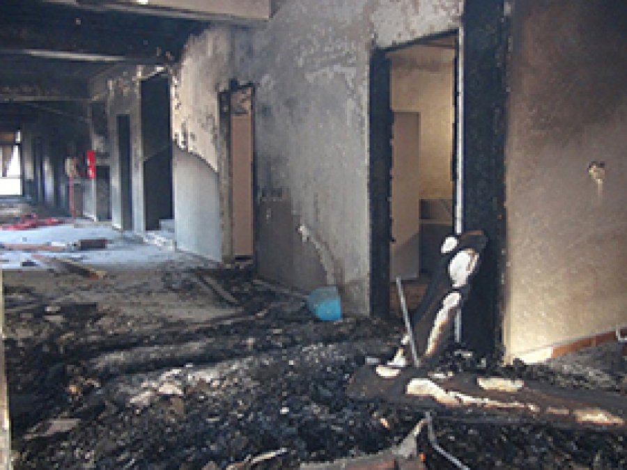 PKK'liler Cizre'de Öğrenci Yurdu Yaktı
