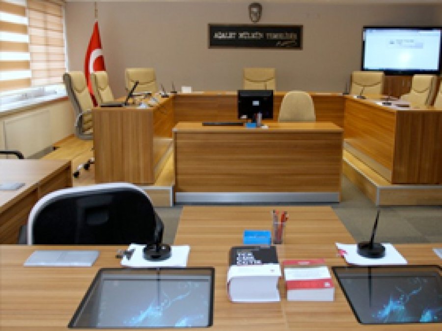Mahkemenin 'Lan' Cezası Yargıtay'dan Döndü