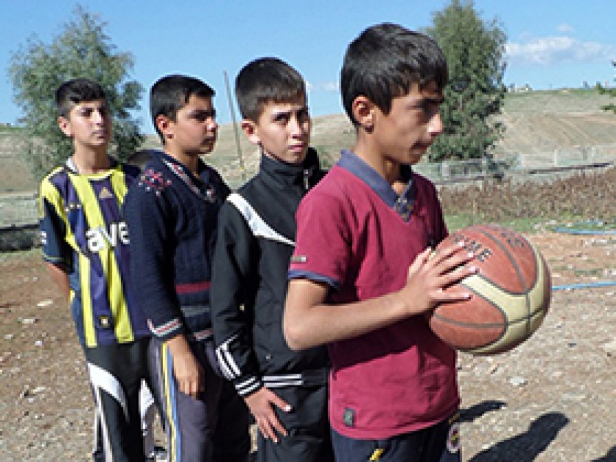 İlk Kez Tenis Oynayıp Boks Yaptılar