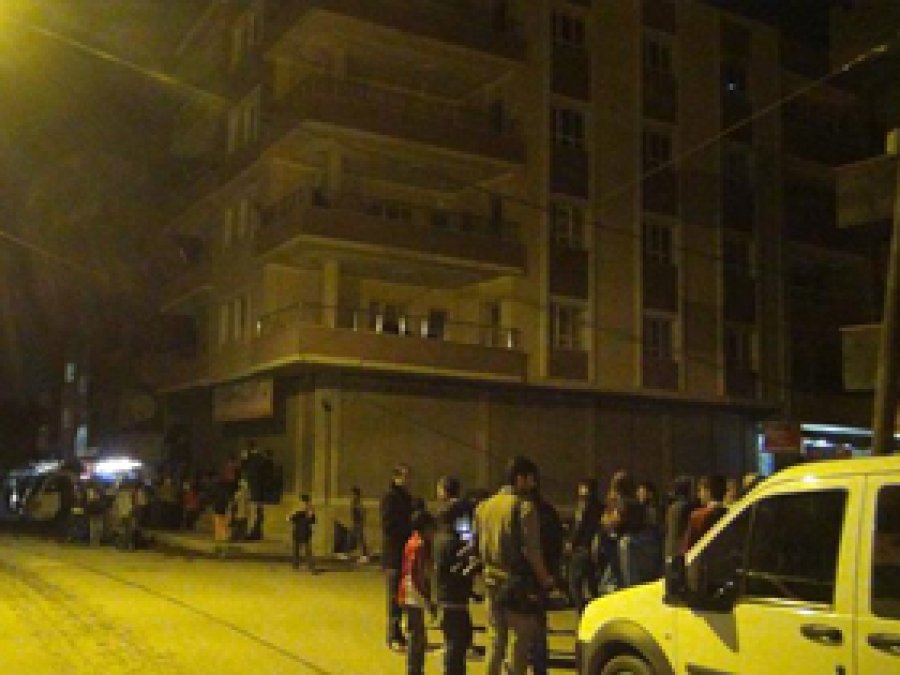 Eşine Sinirlenen Bayan Evini Yaktı