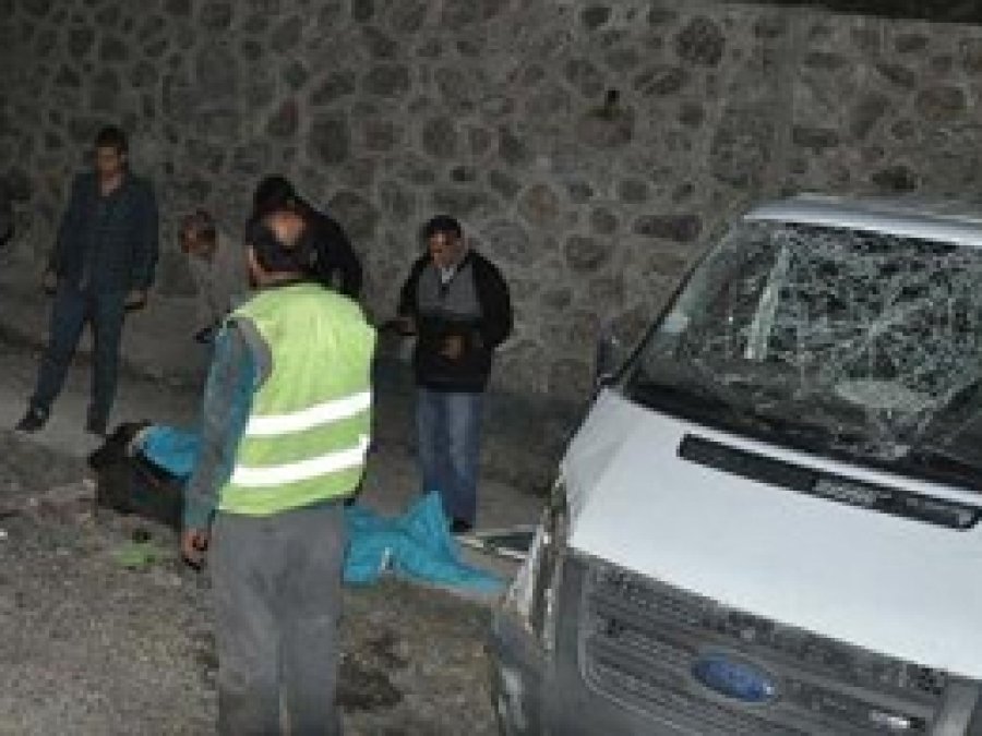 İşçileri Taşıyan Minibüs Takla Attı: 12 Yaralı