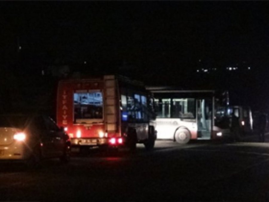 Diyarbakır'da 2 Otobüsü Yakma Girişimi